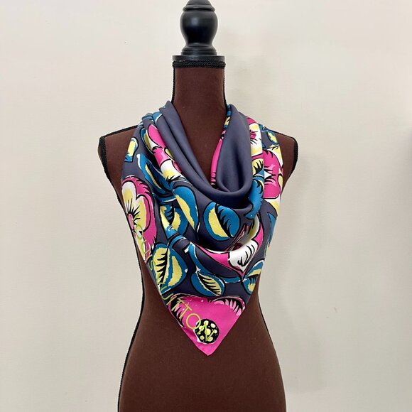 Louis Vuitton Scarf Arty Monogram Gray Pink Silk Wrap - Picture 13 of 16